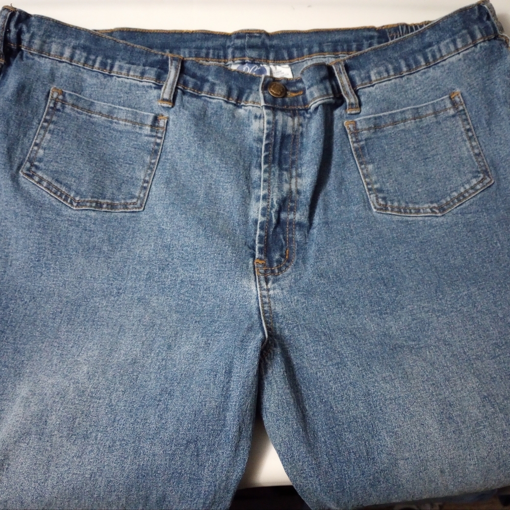 Women's flare leg jeans - Picture 3 of 7